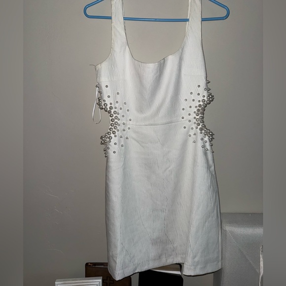 Francesca’s Pearl Cutout Dress - NWT!! - Picture 2 of 3